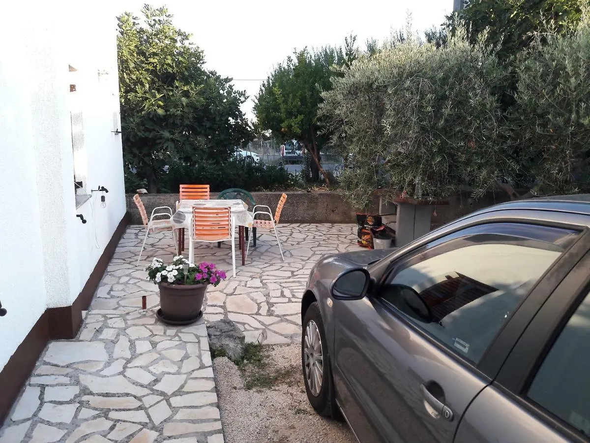 Apartment Apartmani Dokoza Drage